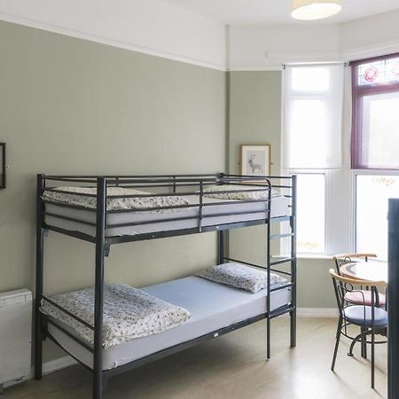 Nomad Backpacker Hostel Кардиф Екстериор снимка