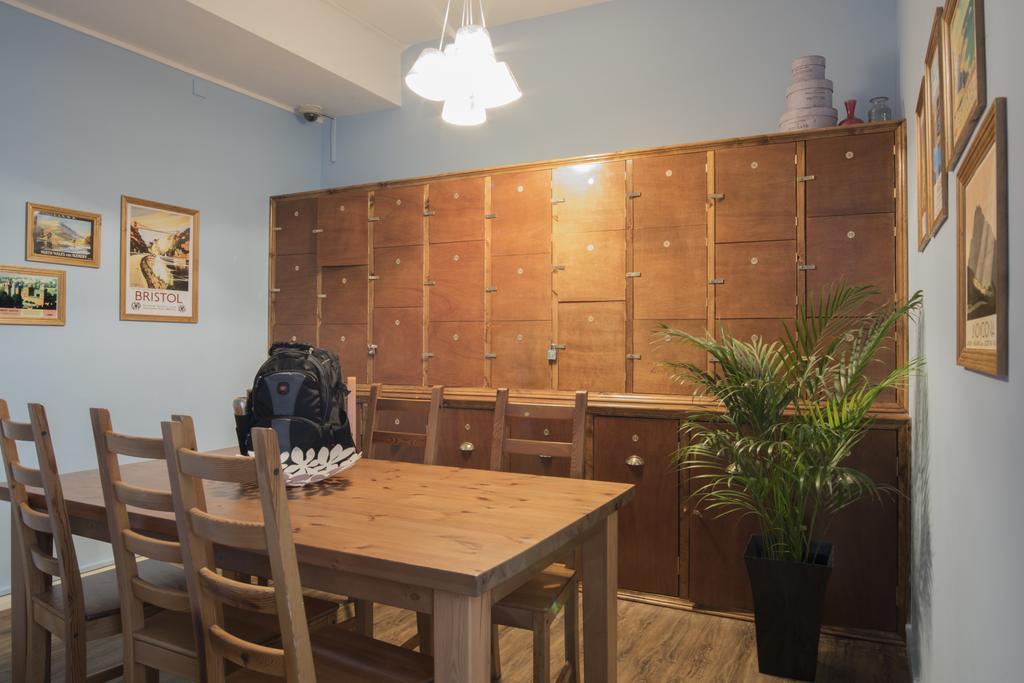 Nomad Backpacker Hostel Кардиф Екстериор снимка