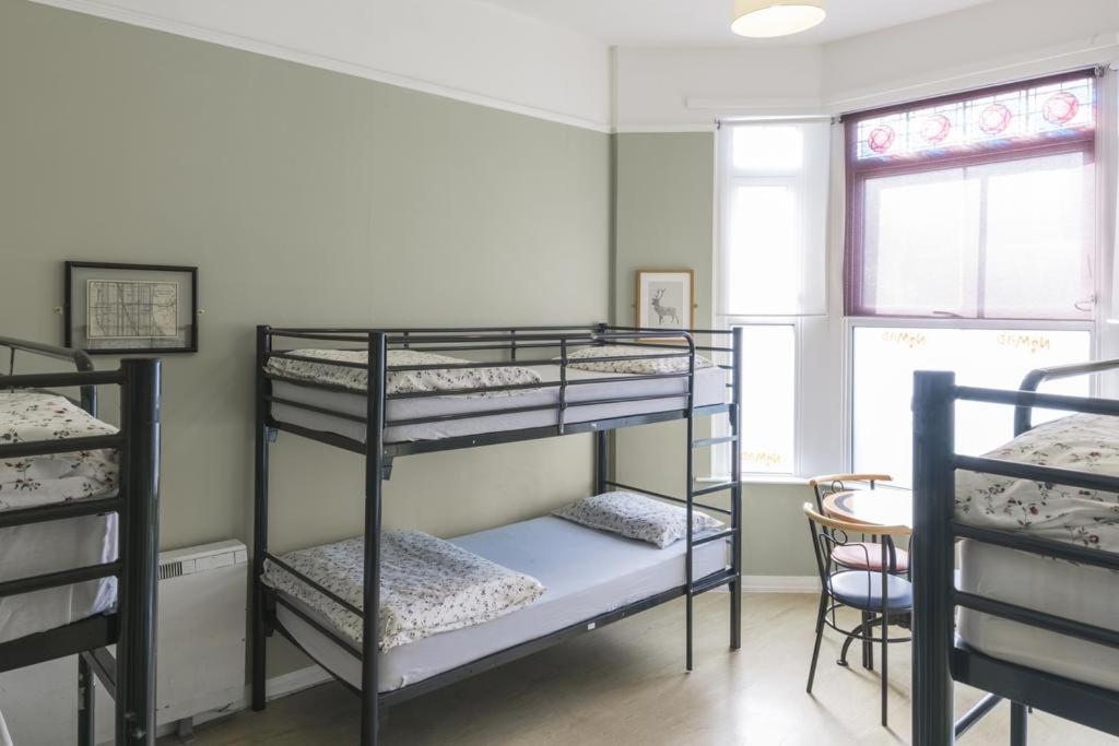 Nomad Backpacker Hostel Кардиф Екстериор снимка