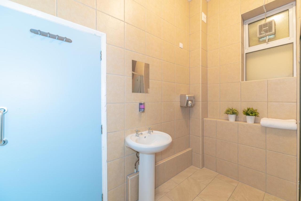 Nomad Backpacker Hostel Кардиф Екстериор снимка